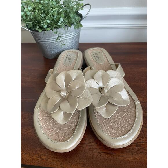 Born BOC Gold Flower Sandals Flip Flops Slip On Womens Size 7 M - Picture 3 of 6